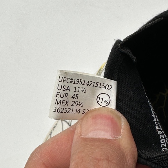 Pokemon Pikachu Shoes Canvas Slip Ons Men's New Groundup Size 11.5 - Picture 14 of 15